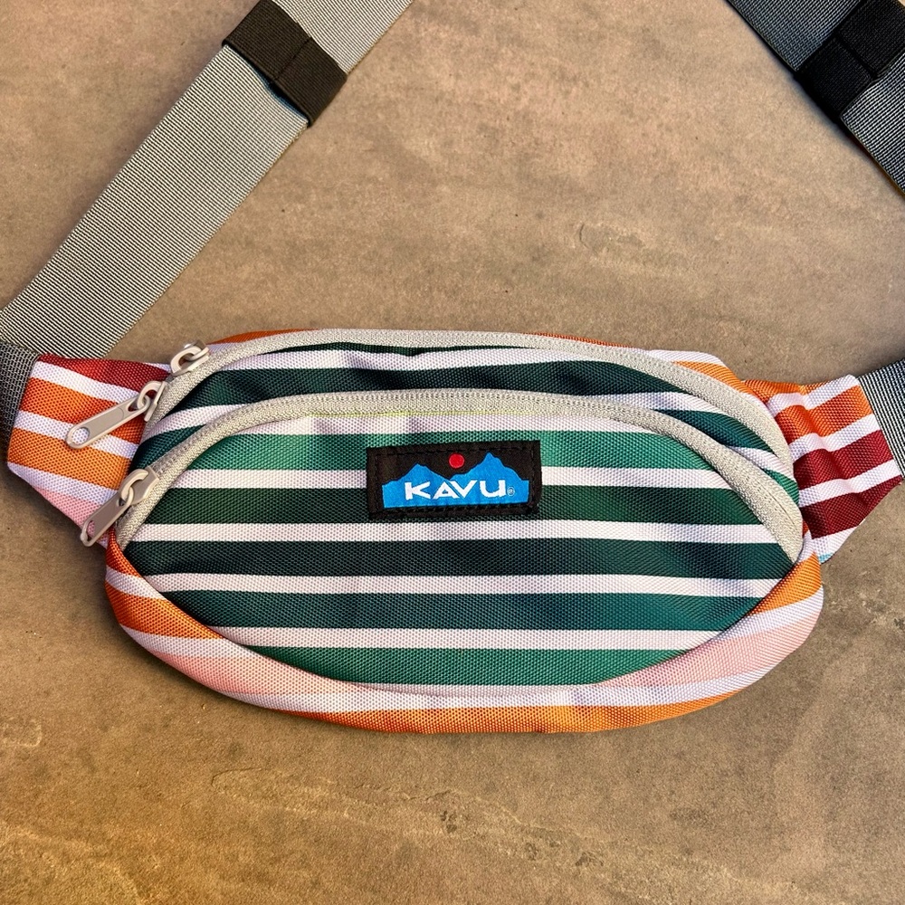 NWOT Kavu Spectator Fanny Pack